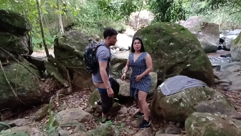 venusandzeus: สาวให้อาจารย์เย็ดในป่าหลังเลิกเรียน เธอใจกว้างมากและยอมให้ถ่ายคลิป