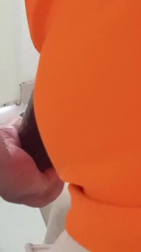 Mi sento bene che si scopa un dildo enorme e spesso.
