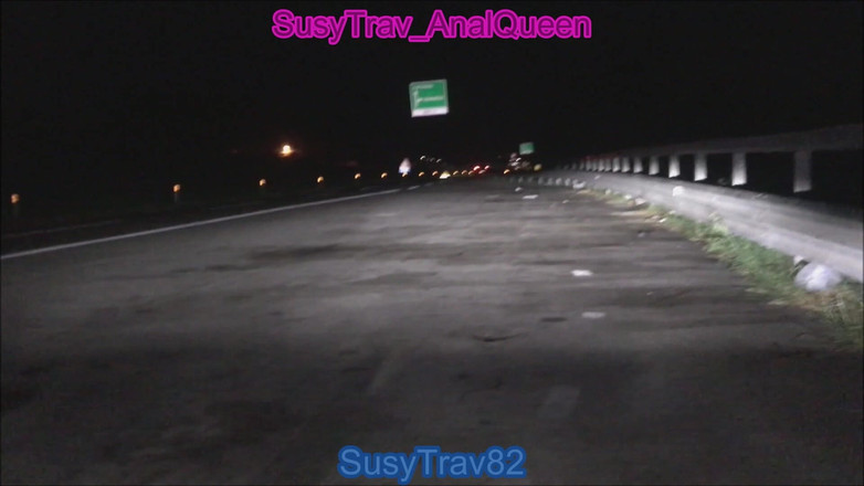 SusyTrav_AnalQueen: Mein erster Striptease auf der öffentlichen Straße