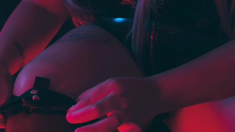 Cutiepiie Chubby: 恋足癖和内裤塞满胖美女万圣节幻想与莫尔