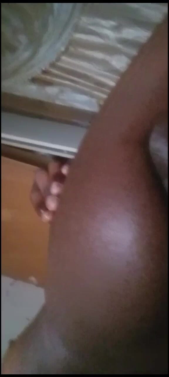 Lihlemandisi: aphrika ka ekal yuva larka Lihle mandisi apne lambe vaale...
