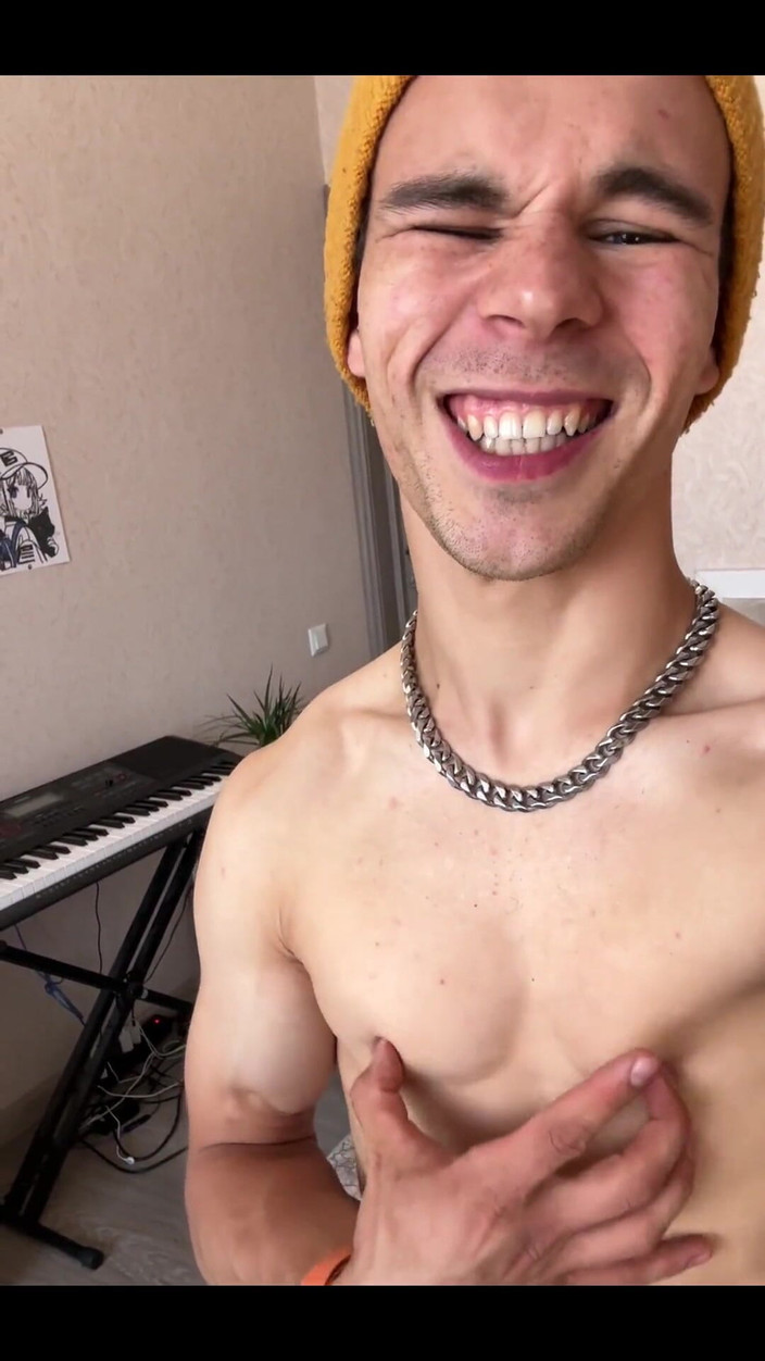 Max_Russell: Playing with Nipples