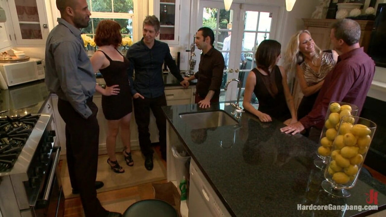 Hardcore Gangbang by Kink: The swinger party - la fantasía de gangbang de una milf...