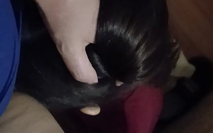 Lesbian-illusion: Onu saçından tuttum ve ağzından siktim