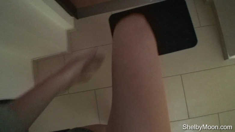 Carol Goldnerova: Fetish Sporty Schoes!