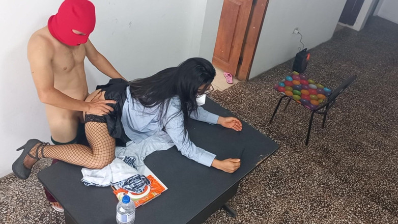 Martin13: Sie sind die herausragende Hure in diesem Büro! Ich habe...