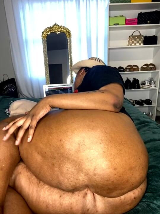 Big black clapping booties: Son derece harika, bölüm 1011