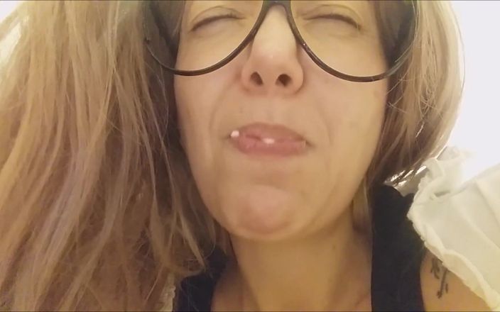 savannahamatoriale: Mit einem sehr vollen mund .. Ich fühle mich fast wie...