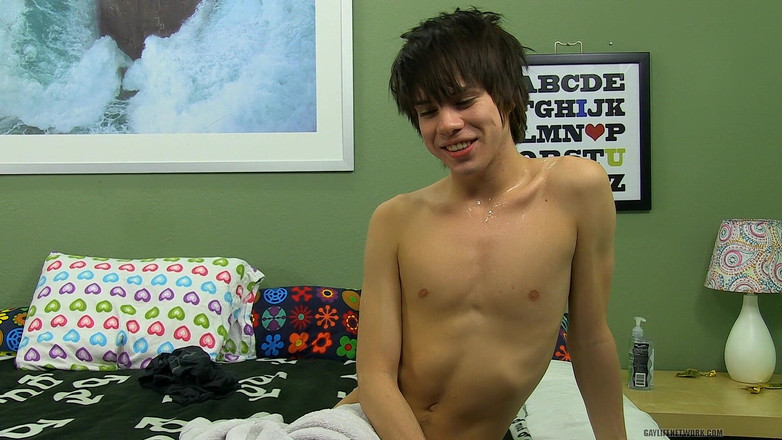 Lollipop Twinks: Кайлер тримає його непристойним!