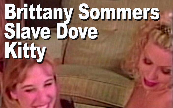 Edge Interactive Publishing: Brittany Sommers &amp;amp; Slave Dove &amp;amp; Kitty Lele: GGG różowe zabawki lizanie