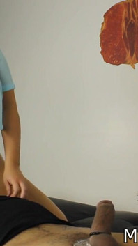 Séances de domination en facesitting : orgasme ruiné