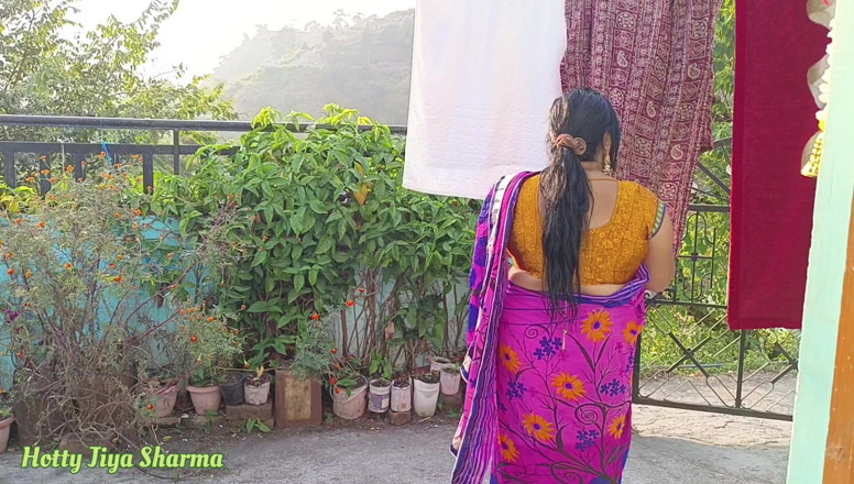 Hotty Jiya Sharma: Indian Desi Big Boobs Mother in Law Fucked by Damad...