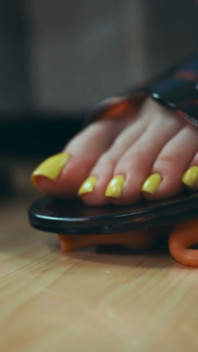 Quickie: Giantess Sandal Spanking