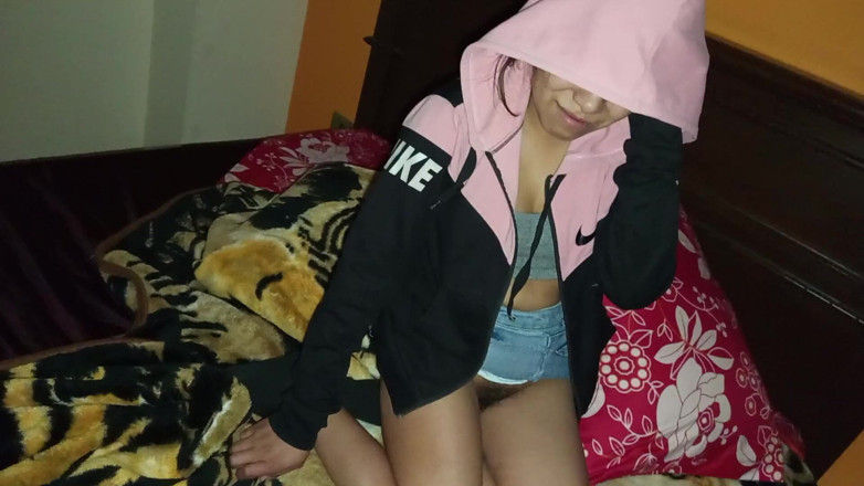 Moo DBOXXX: 友達とセックスし、お店で服を売ってくれます