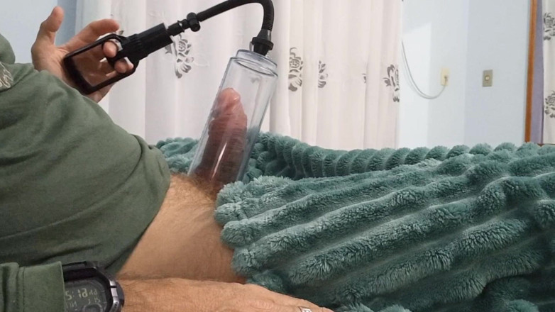 Lion big balls: Pump and Cum