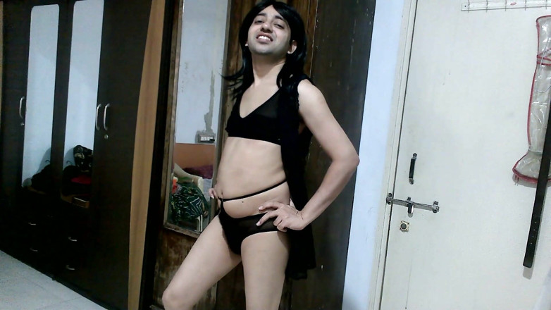 Cute & Nude Crossdresser: สาวประเภทสองเซ็กซี่ Sweet Lollipop ในชุดชั้นในสีดำเซ็กซี่