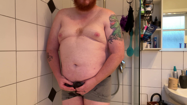 Ginger daddy: Ginger Stepdaddy pees underwear