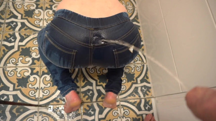Aqua Pola: Desperate pee in jeans next he pee on my ass