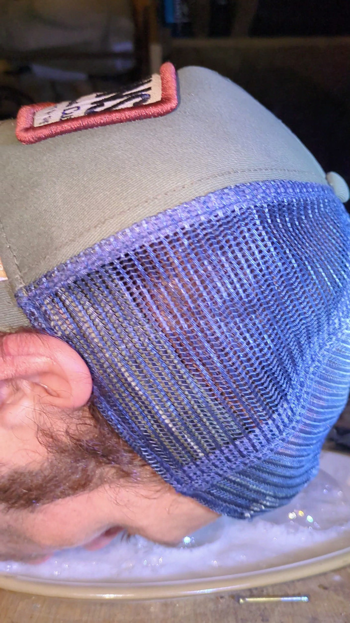 Deepthroat Madness: Fazendo Lot's of Bubbles com uma enorme pilha de saliva