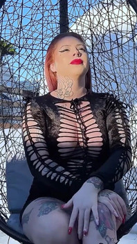 Super Slutty MILF Dostaje Międzyrasowy Kutas. Lalka Angie, Wytatuowana Mama Na Pepeporn