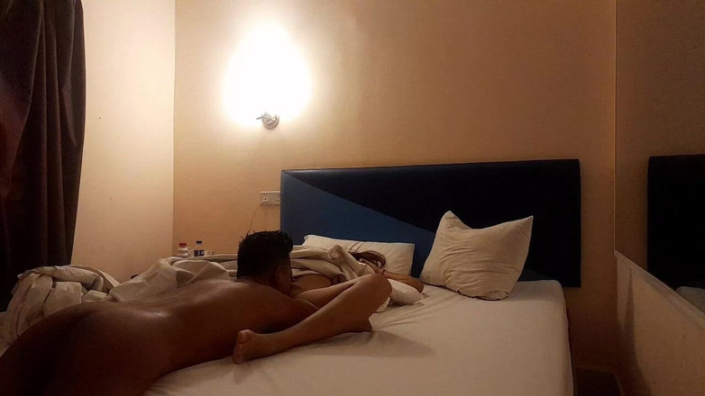House wife: Chica caliente de las viudas montando el culo en mi...