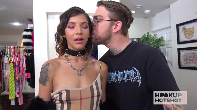 Hookup Hotshot: Cutie Kitty Carrera Rides Bryan Gozzing's Huge Donger Raw!