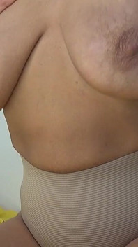 垂れ下がった大きなおっぱいで甘い