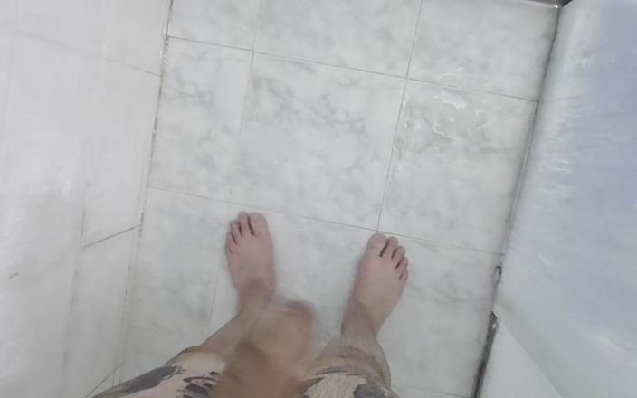 Lkdick8: Una ducha muy caliente