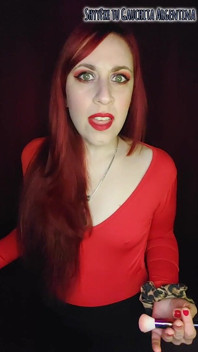 Můj feminizovaný cuckold a já v nočním klubu koukáme na penisy!!