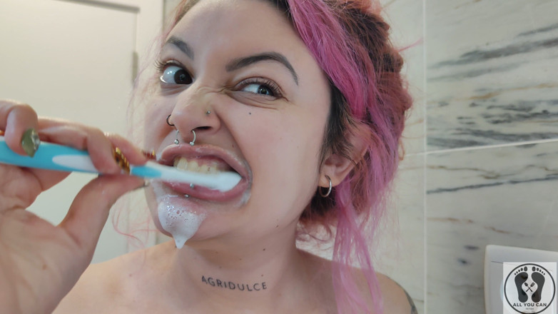 All You Can Fetish: 4k lingua bocca uvula faccia spazzolino da denti immagine di...