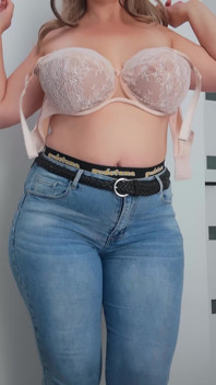 Überraschter ehemann sieht, wie ich eine sexpuppe reite. Er macht mit!