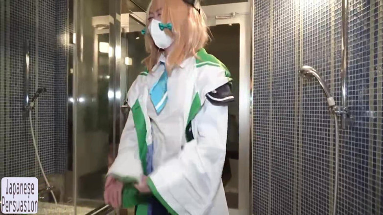Far east hentai works: Sborrata dentro nel cortile dopo la jacuzzi, la scena giocosa...