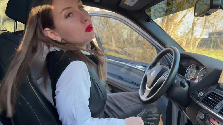Hottie goddess: Игра в машине молочной богини
