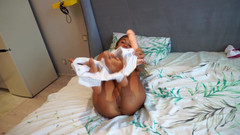 Monika Fox: Monika Fox si hraje s gumovým kamarádem