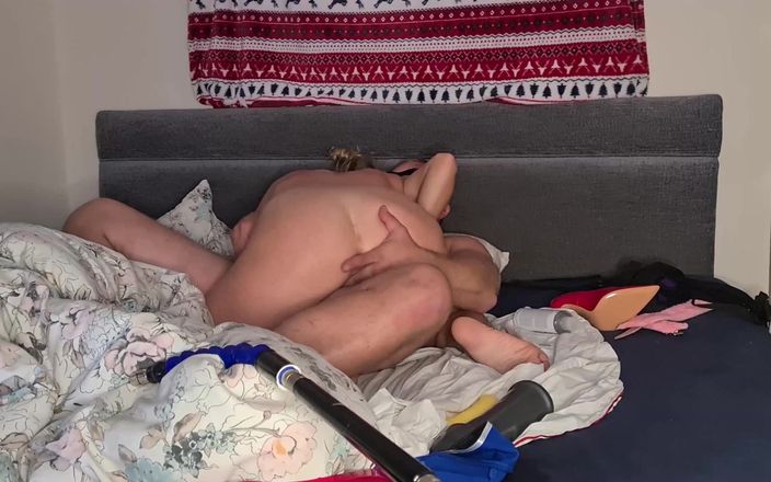 Anal Fetish Couple: Cuplu de amatori în sex excitat care se bucură de masturbare