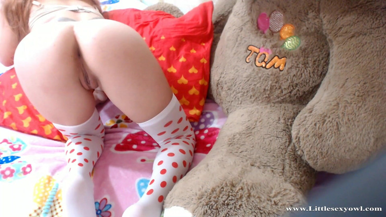 Littlesexyowl: Dunia fantasi! Dubur dan pancut mani. Remaja kecil molek melancap...