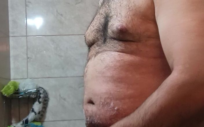 CenkAy: Mistrz tatuś spuszcza się pod prysznic
