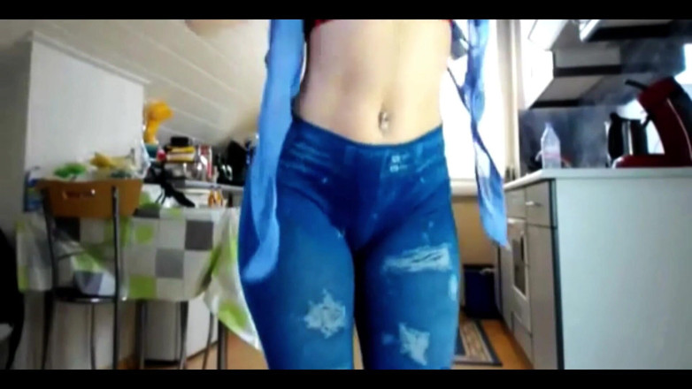 Sexydea: Sexydea brincando na webcam ao vivo