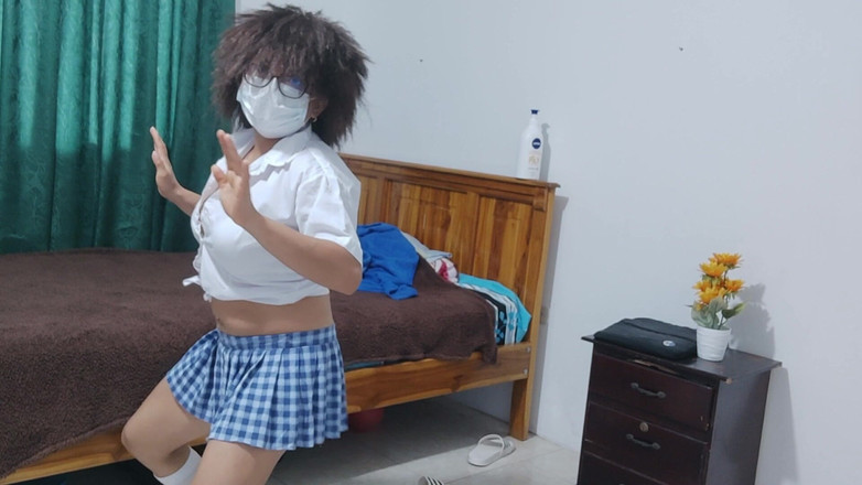 NEGRITA SEXY: Stará žena má paruku při fantazírování o tom, jak vypadá nadržená...