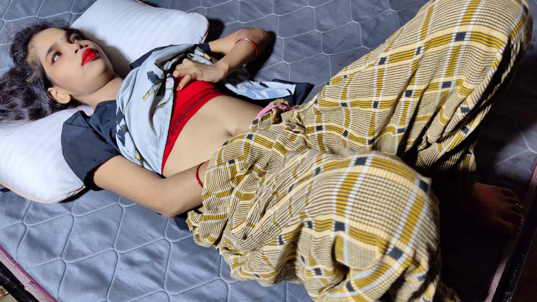 Shivanibaby: ฉันไปบ้านแฟนเก่า ยื่นหีร้อน ๆ ให้เขา แล้วเขาก็เย็ดฉันไม่หยุด