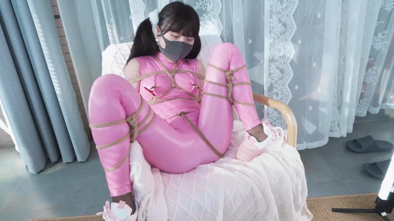 Aisan girl bondage: Ms17 -usa cinta adhesiva para amordazar a la niña y hacerla...