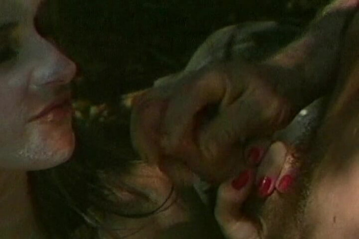 THAGSON RETRO: Futai anal în aer liber lasă fundul lărgit larg