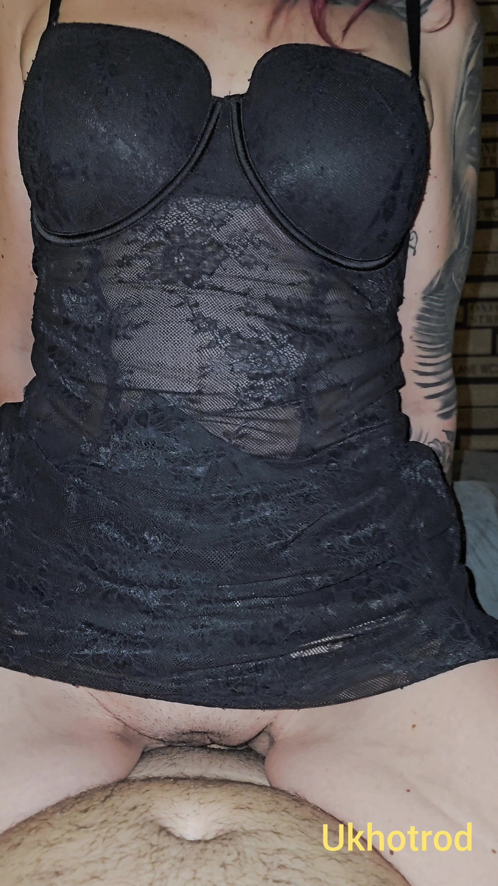 UK Hotrod: 妻が私のチンコに乗ってオーガム パート1