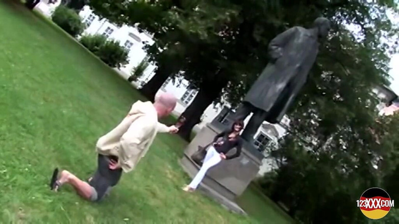 123XXX - Fucked Amateurs in Germany!: MILF ini Tidak Malu Sama Sekali Apabila Dia Perlu Berkongkek...