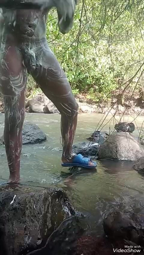 Sexyjayla254: साबुनी हस्तमैथुन बड़ा काला लंड बाहर वीर्य छोड़ रहा है भाग 1