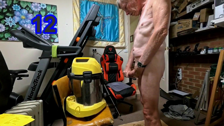 UncleK: ฉันสนุกกับเครื่องดูดฝุ่น