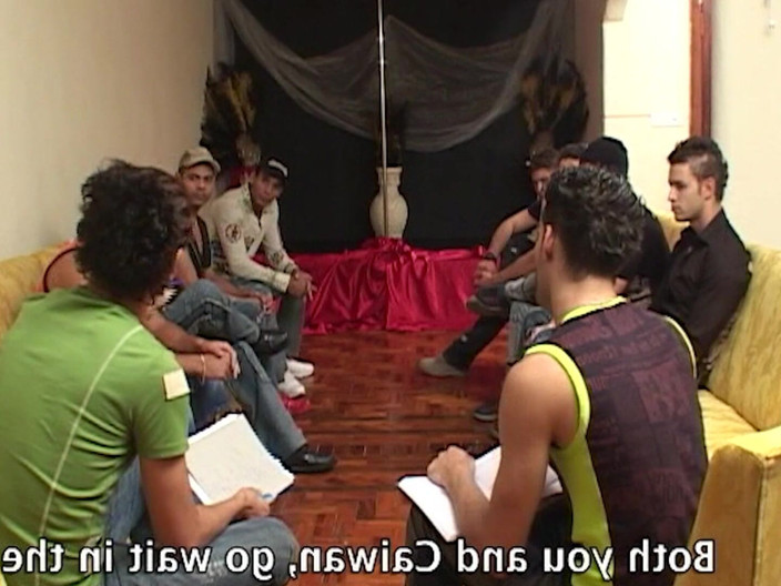 SEXUAL SIN GAY: Erkekler sahne 4_muscular latinler yüze boşalma olana kadar birbirlerinin götlerini sert...