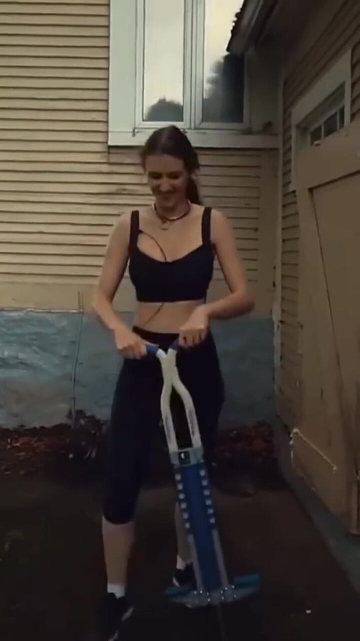 Piper Blush: Hast du pogostick-tricks?