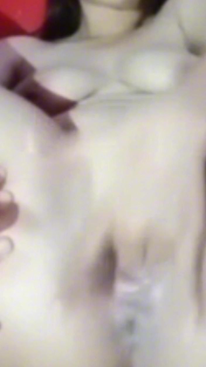 Novita_gemoy: 홍수가 나기 전까지 손가락으로 놀기