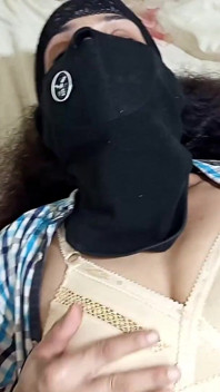 Doar curul mare al Sara Bhabhi îmi controlează pula mare